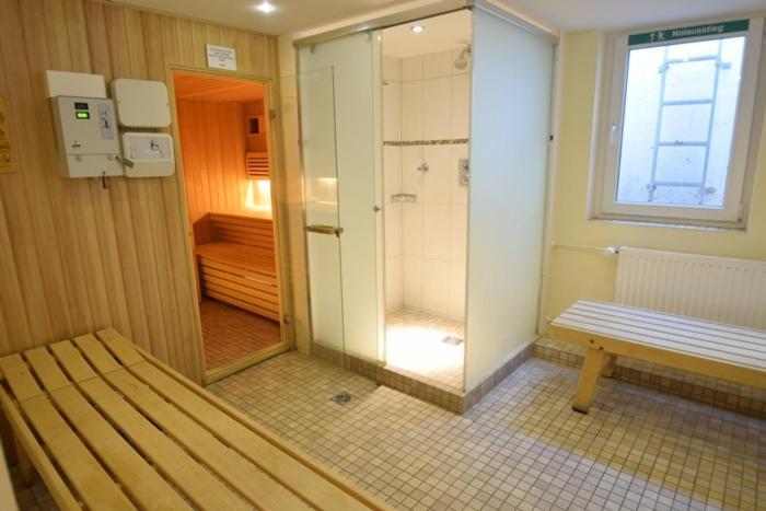Einfaches 2-Zimmer-Appartement Mit Balkon. 韦斯特兰 外观 照片