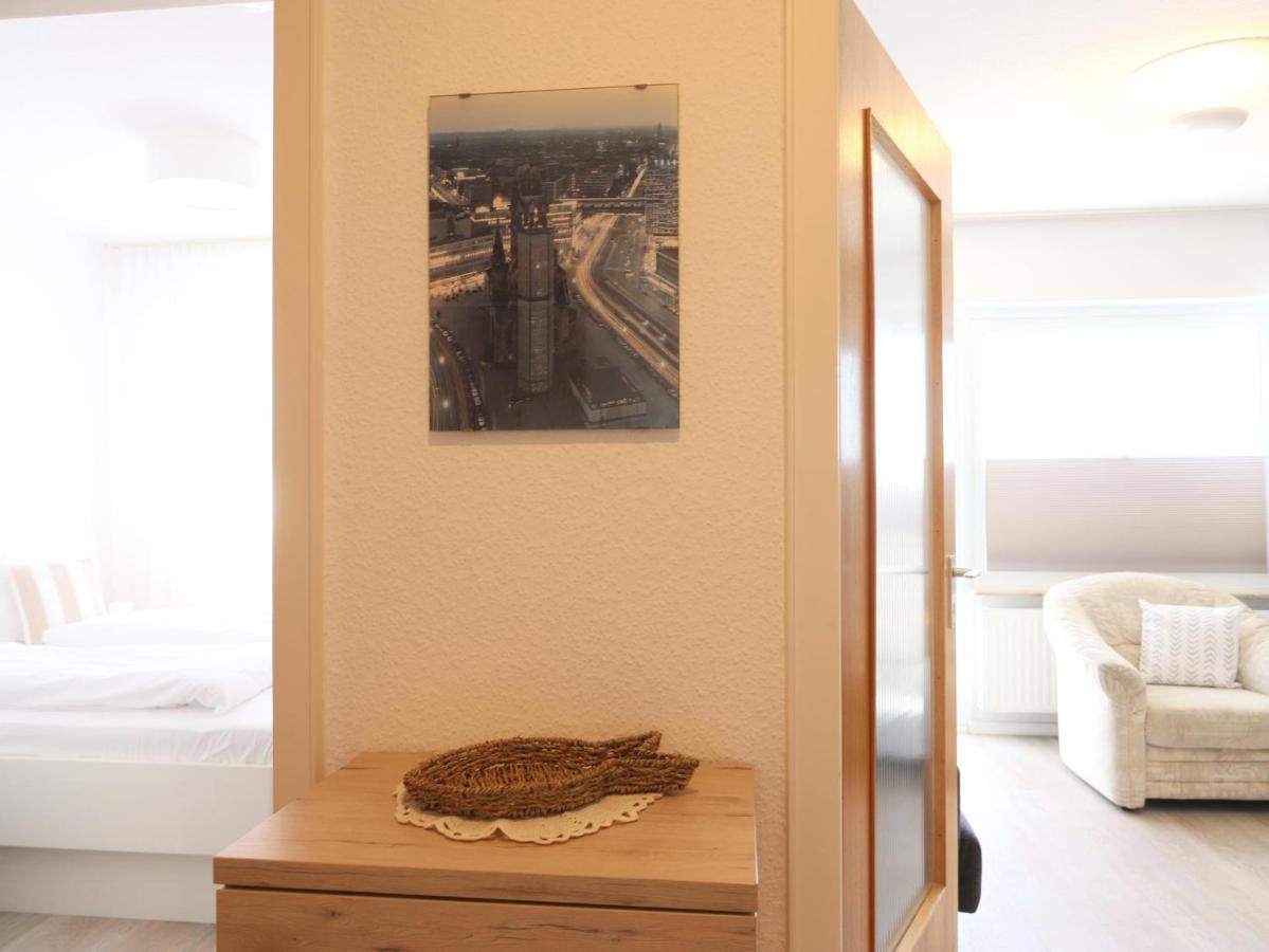 Einfaches 2-Zimmer-Appartement Mit Balkon. 韦斯特兰 外观 照片