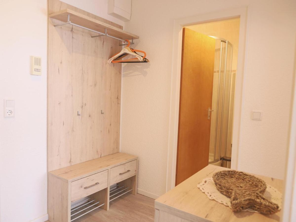 Einfaches 2-Zimmer-Appartement Mit Balkon. 韦斯特兰 外观 照片